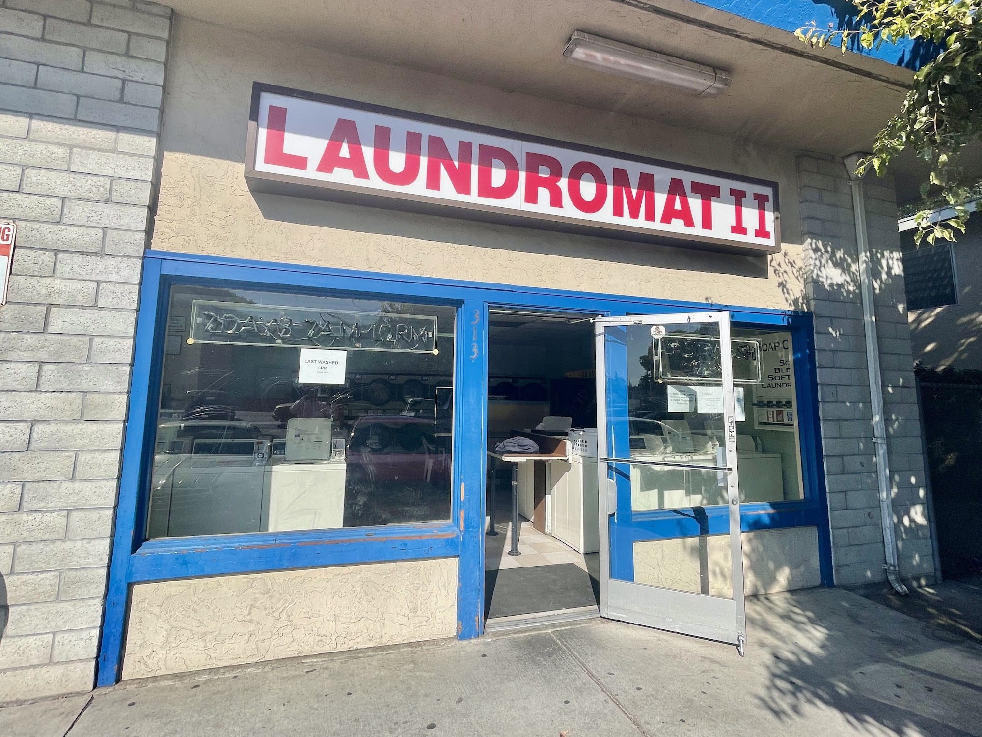 Fair Oaks Laundromat