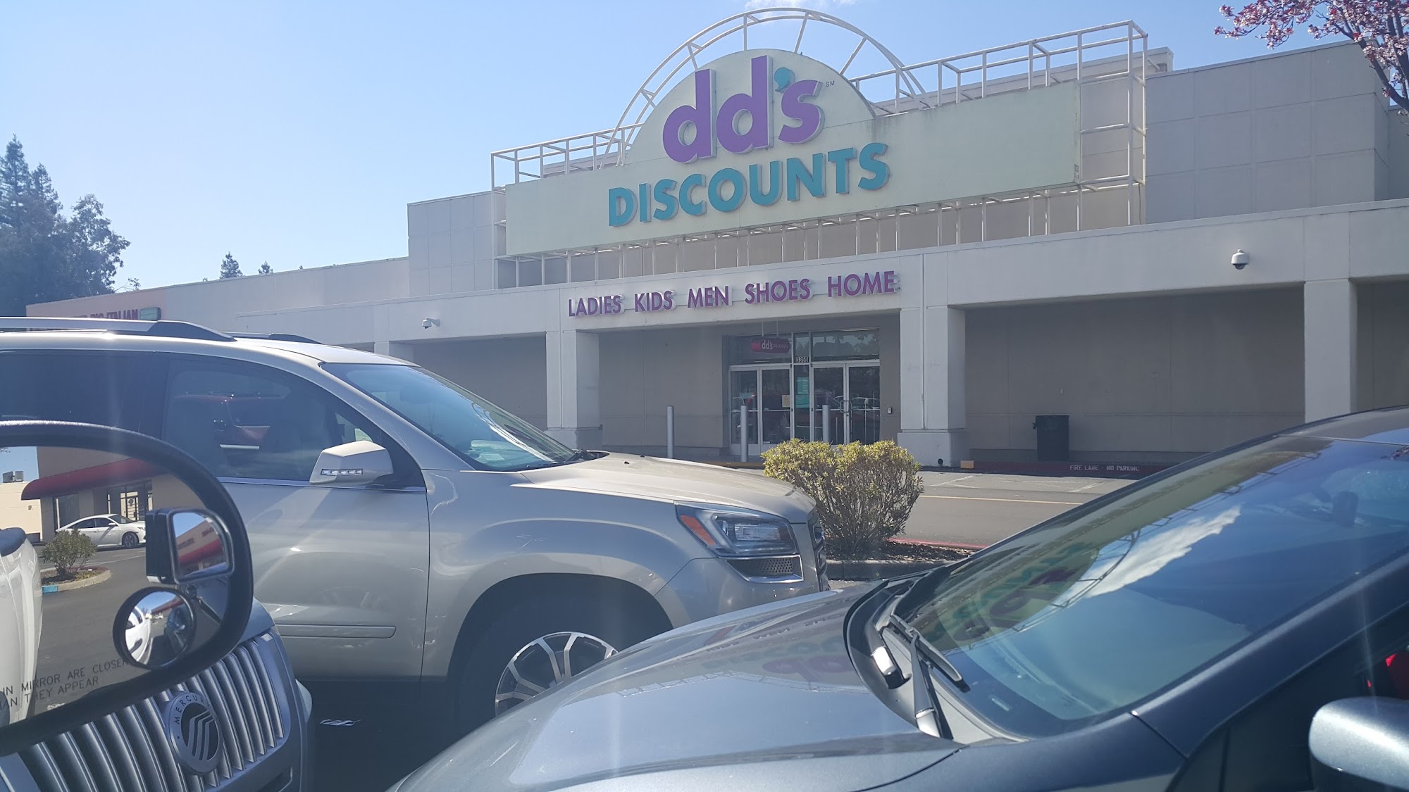 dd's DISCOUNTS