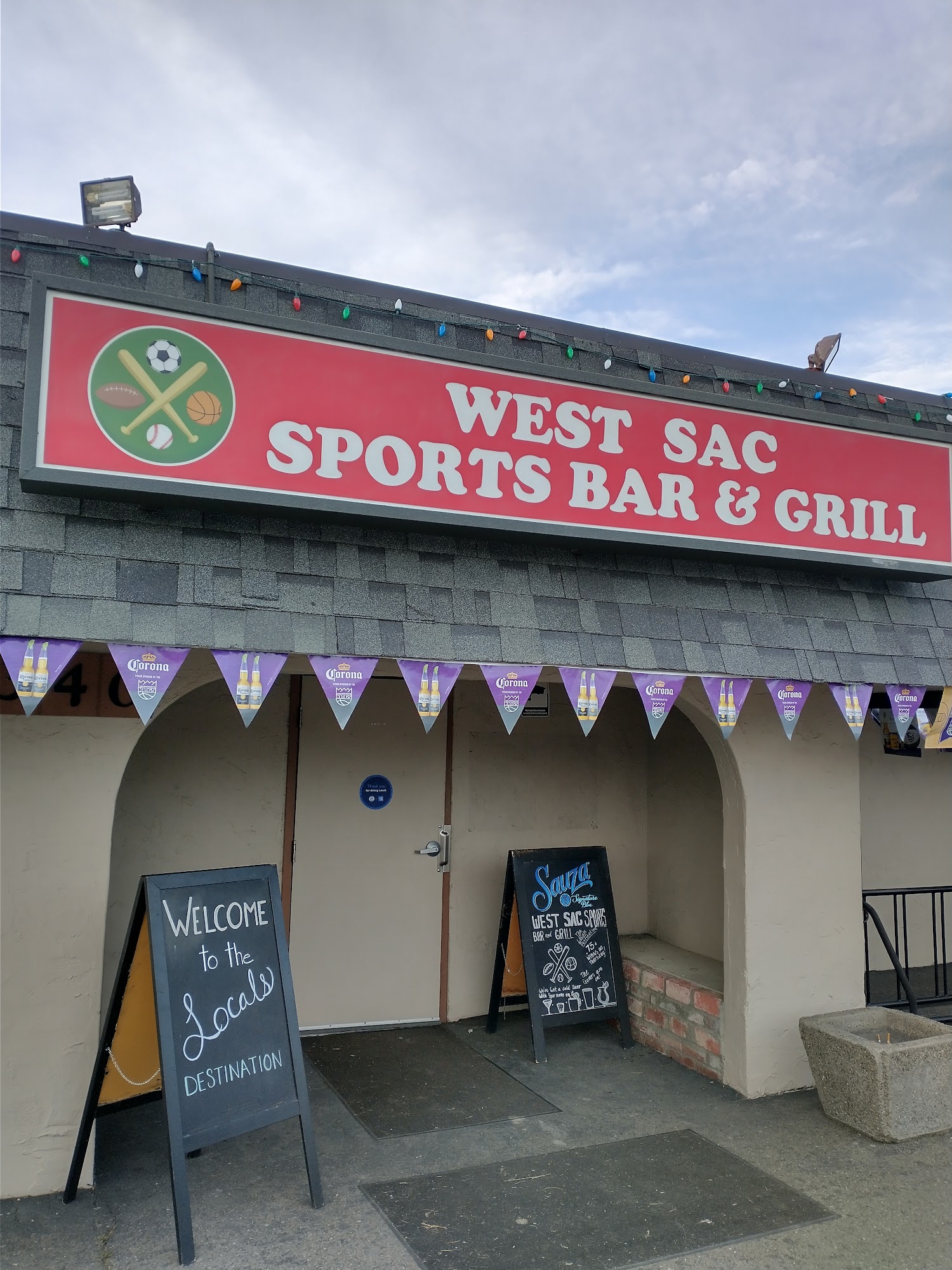 West Sac Sports Bar & Grill