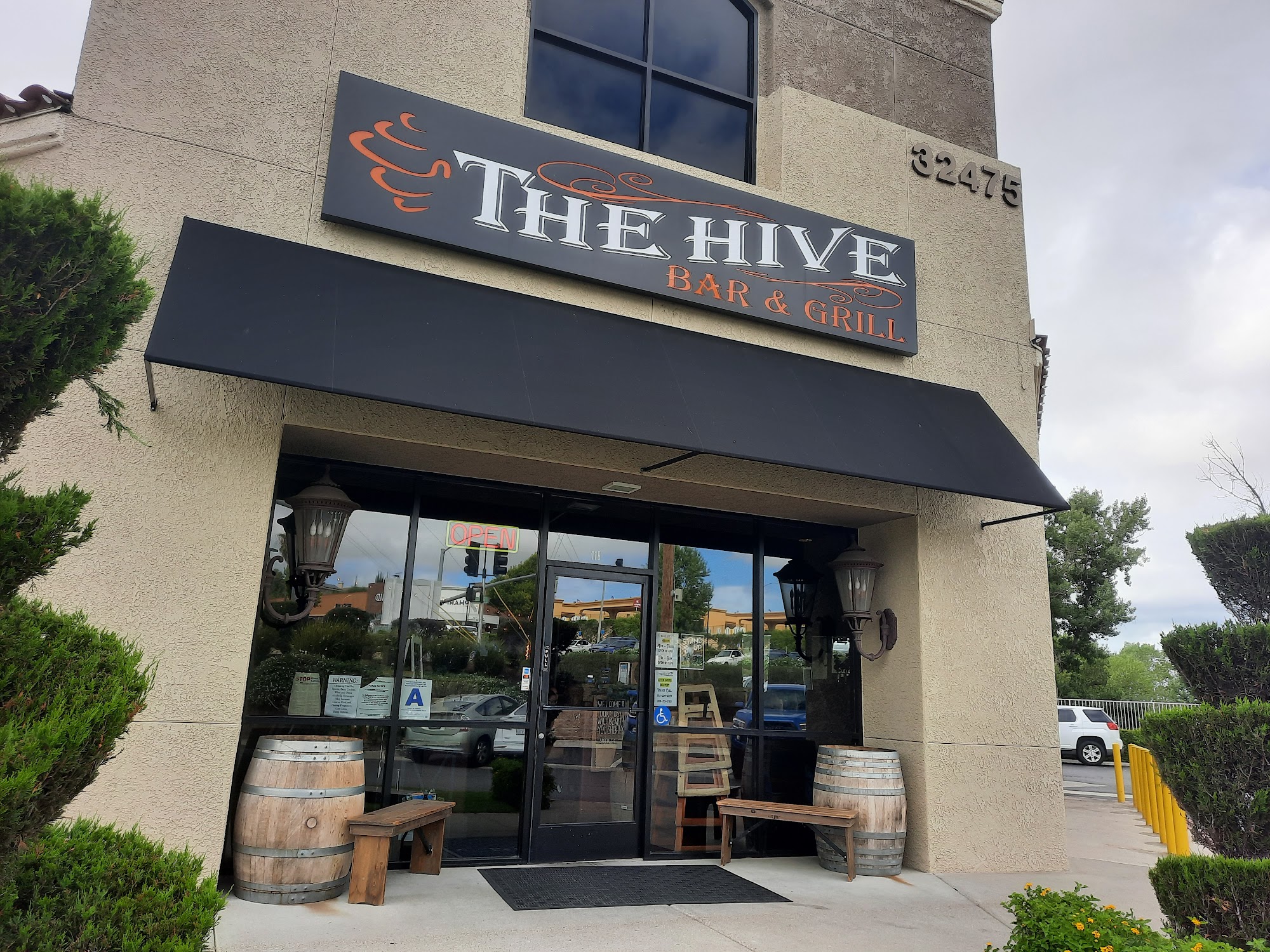 The Hive Bar & Grill
