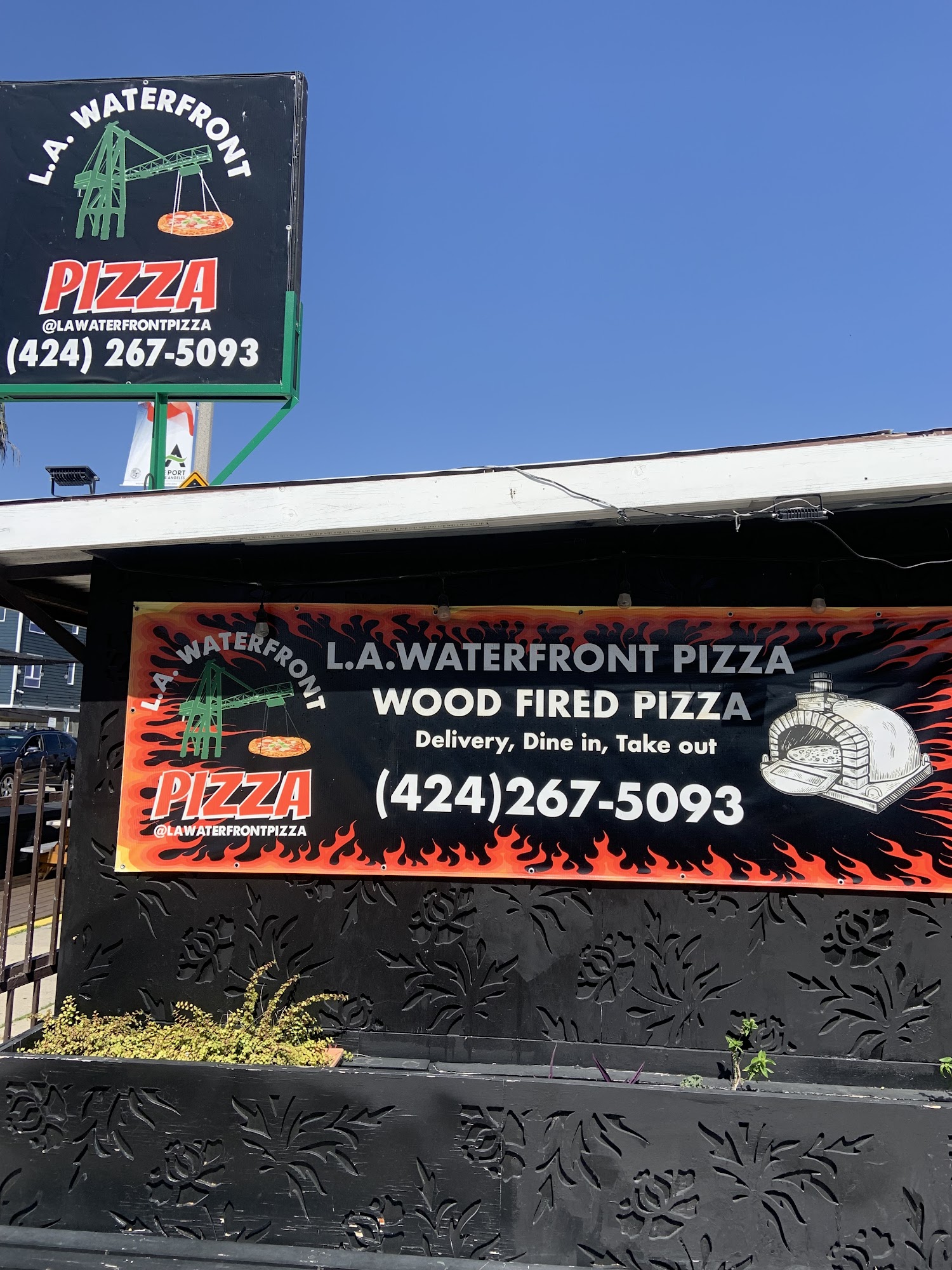 L.A. WATERFRONT PIZZA