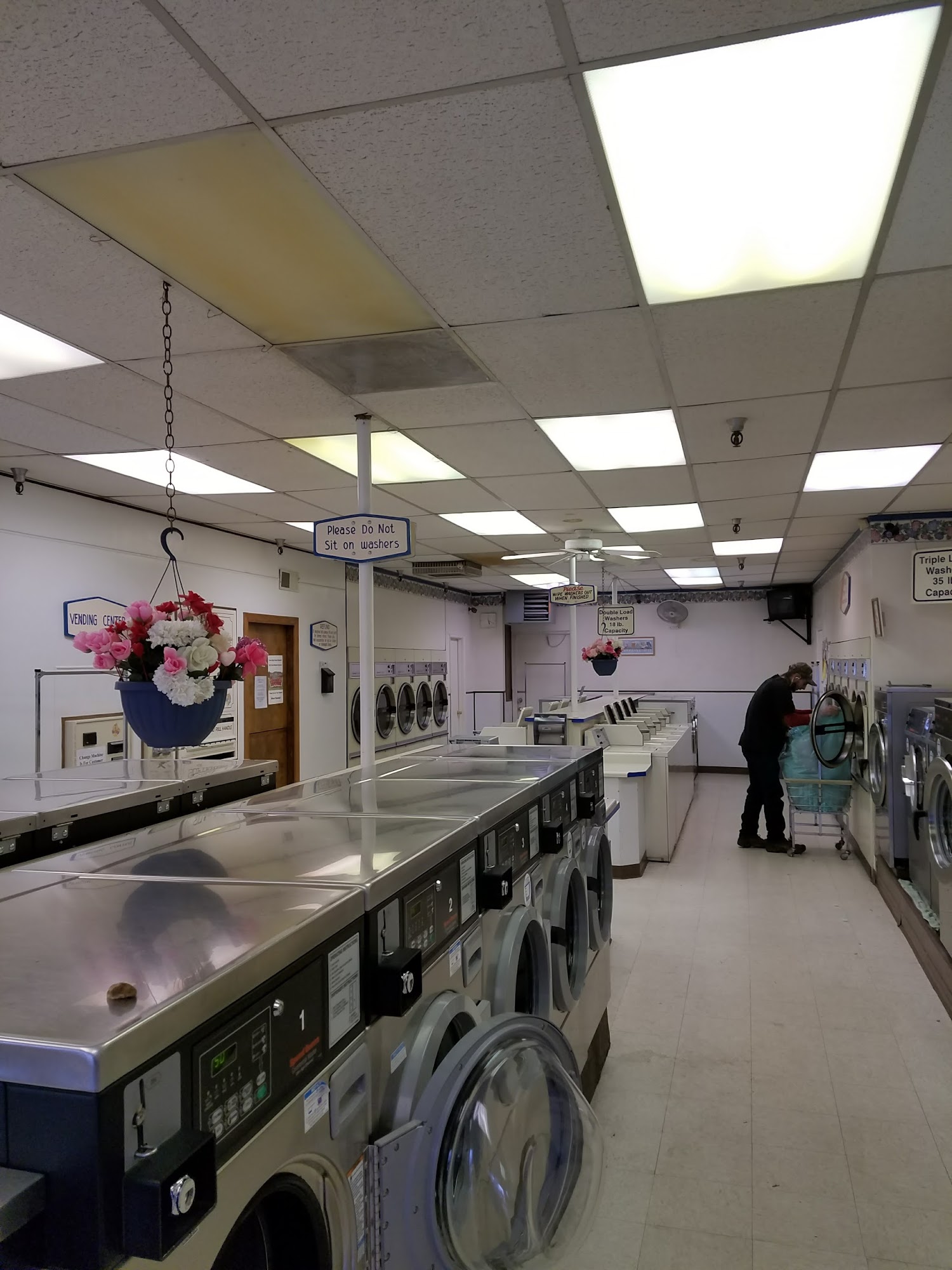 Laundry Chute 113 Montague Rd, Yreka California 96097