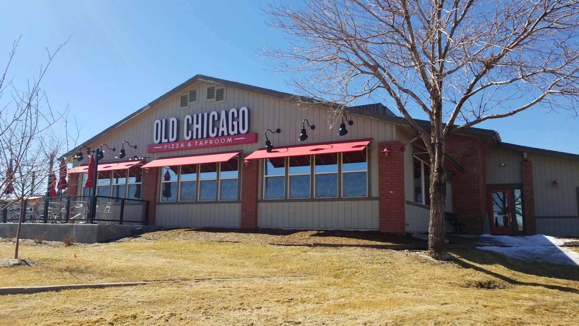 Old Chicago Pizza + Taproom