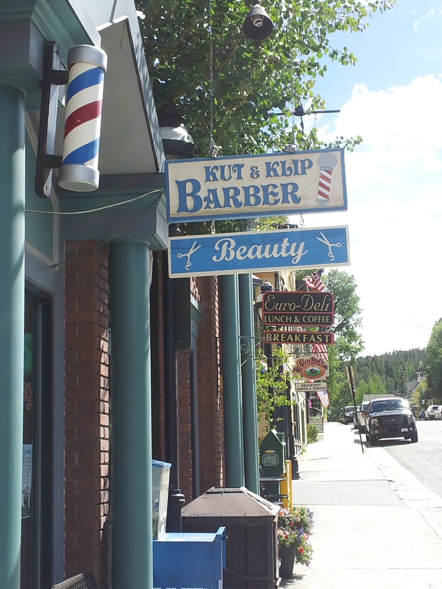 Kut & Klip Barber & Beauty