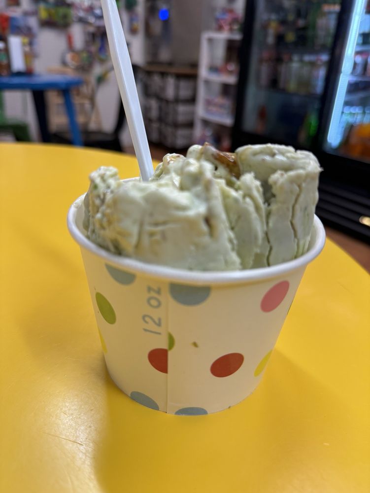 Momas Artisanal Ice Cream