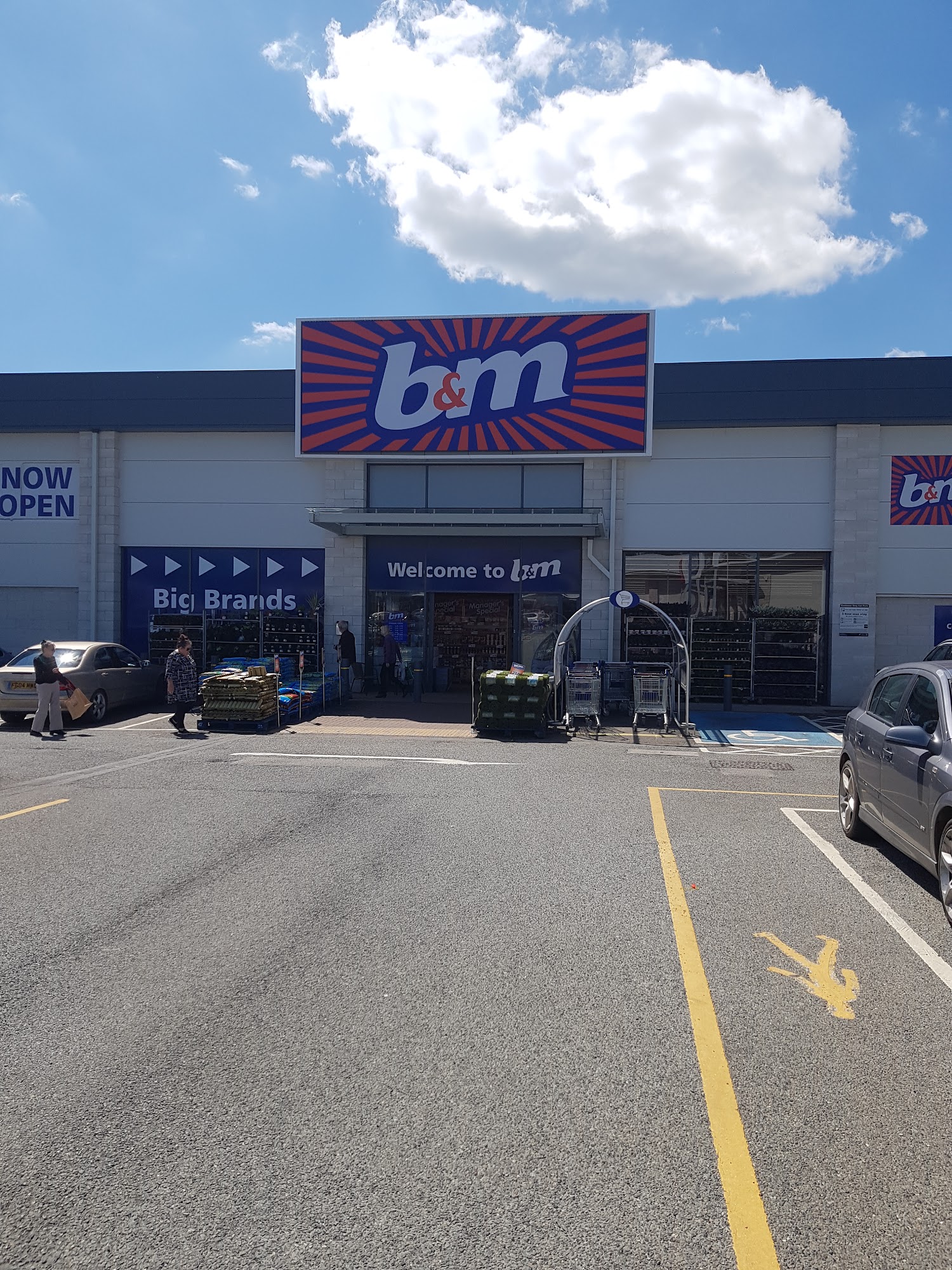 B&M Store Launceston