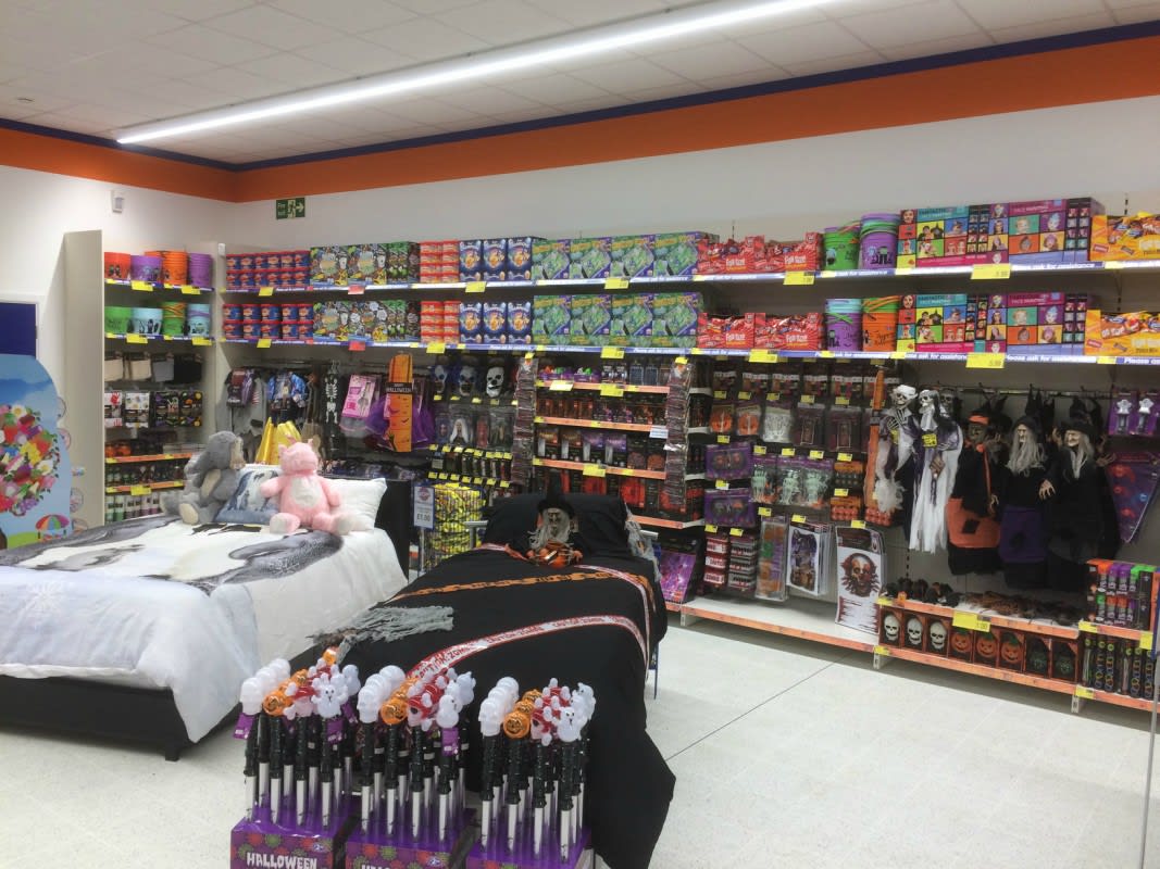 B&M Store