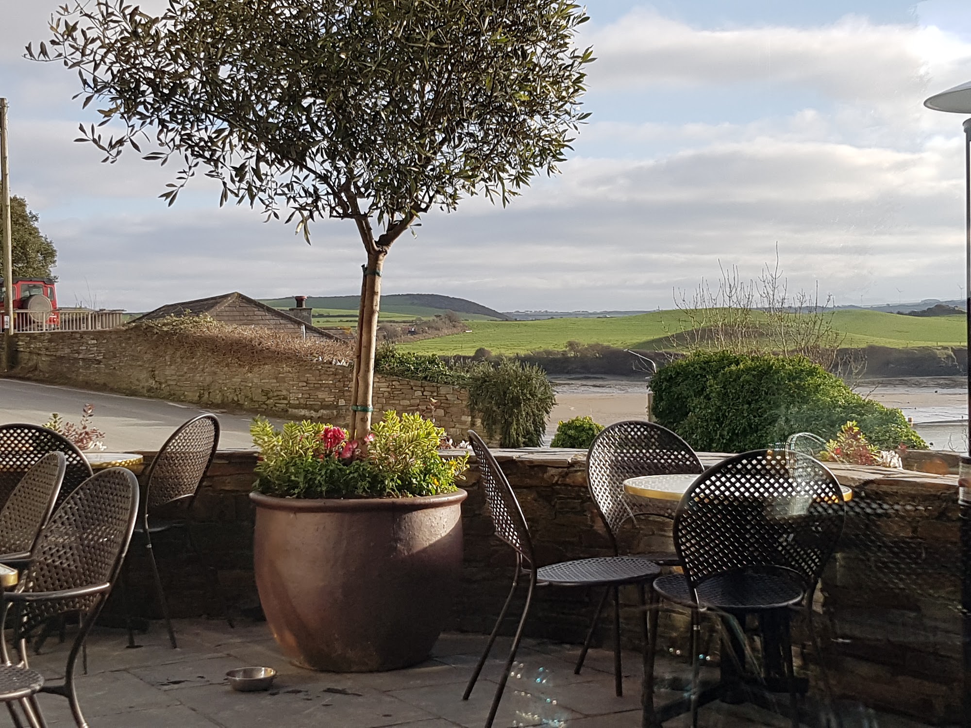 The Mariners Public House in Rock The Slipway, Rock, Wadebridge