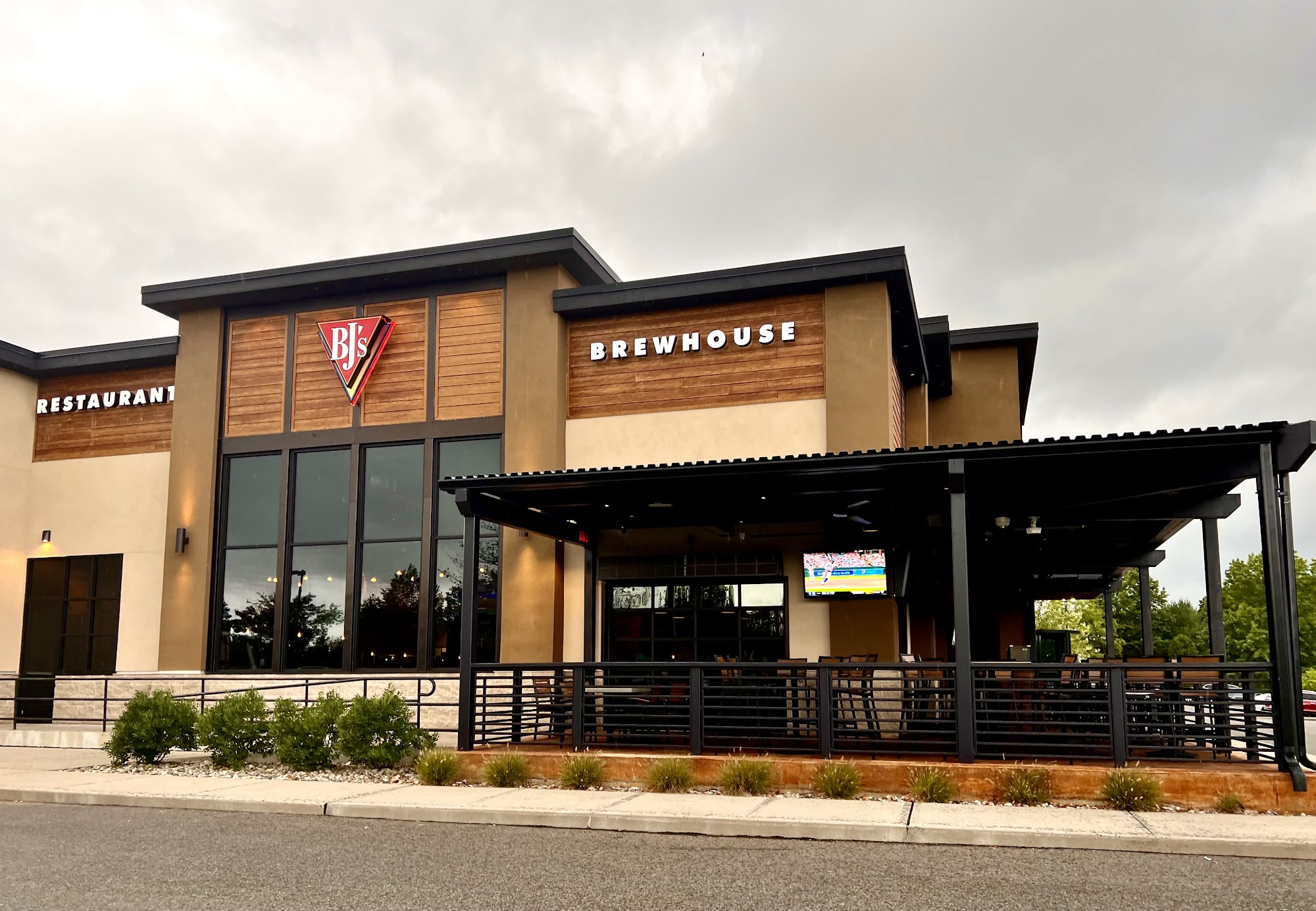 BJ's Restaurant & Brewhouse