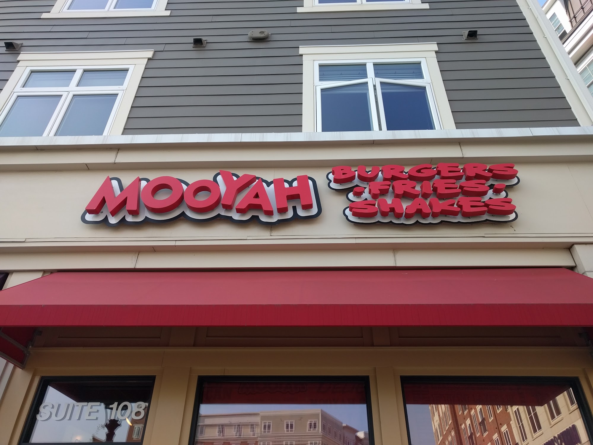 MOOYAH Burgers, Fries & Shakes