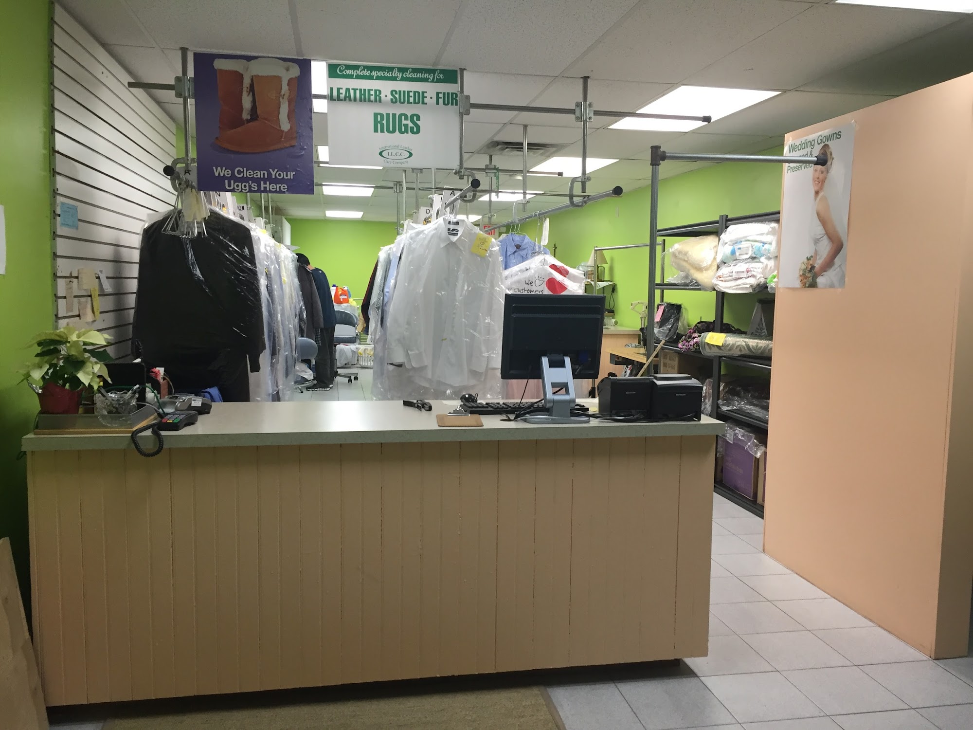 Town Cleaners 2400 Foxon Rd, North Branford Connecticut 06471