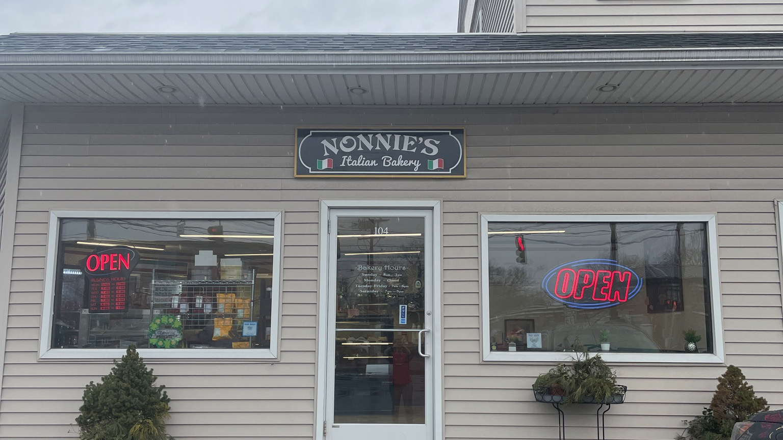Nonnie's Italian Bakery