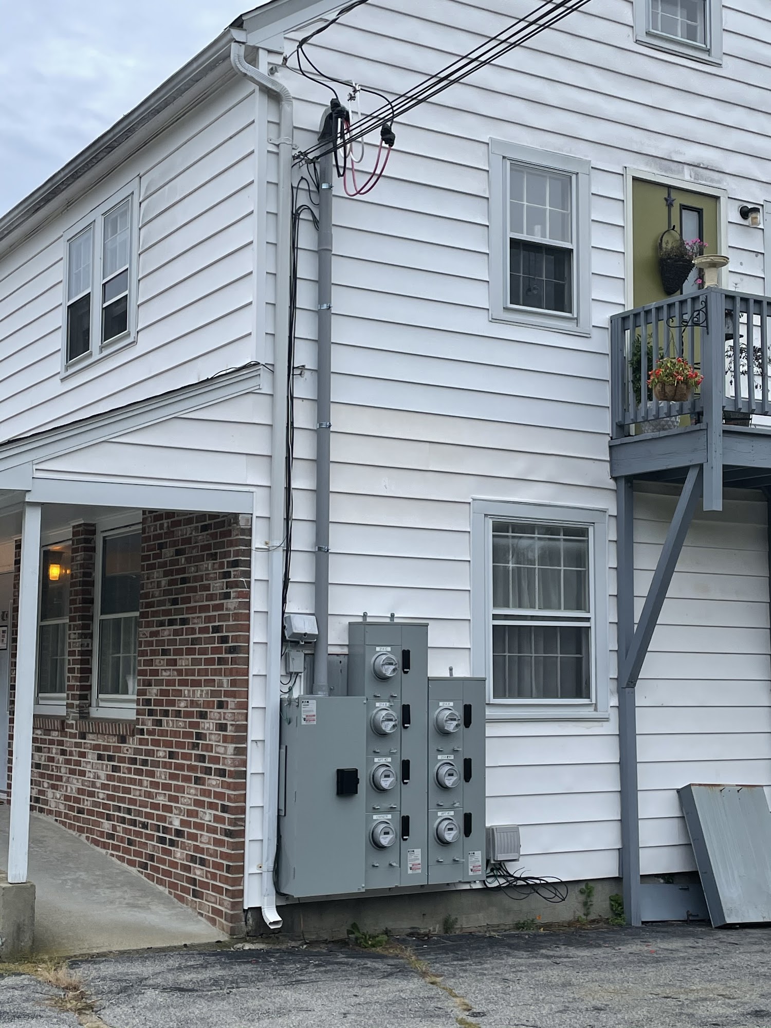 Deary Electric & Renovations LLC 15 Olney St, Putnam Connecticut 06260