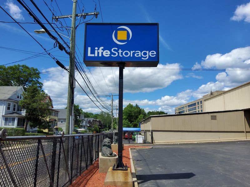 Life Storage - Stamford