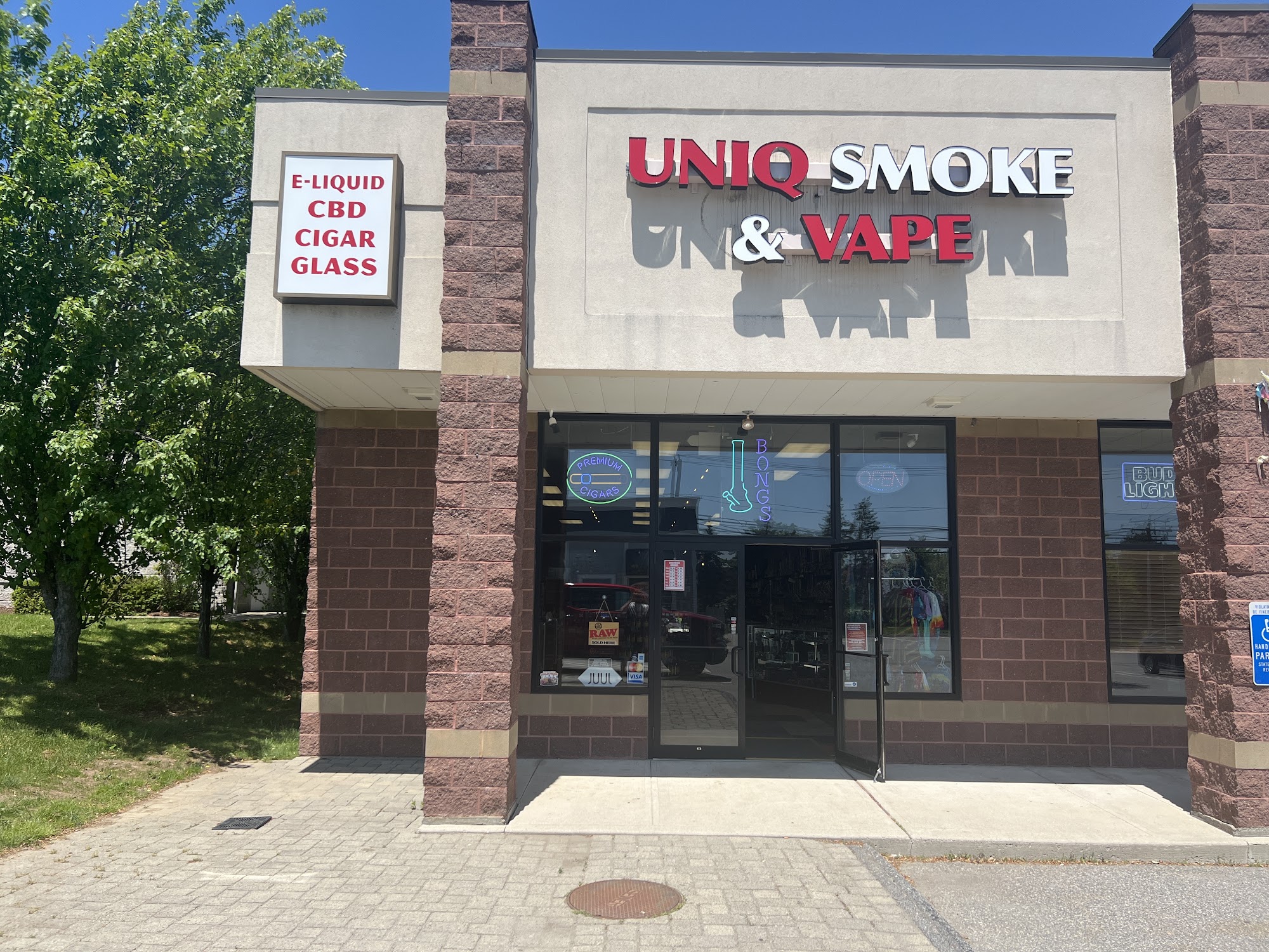 Uniq Smoke & Vape