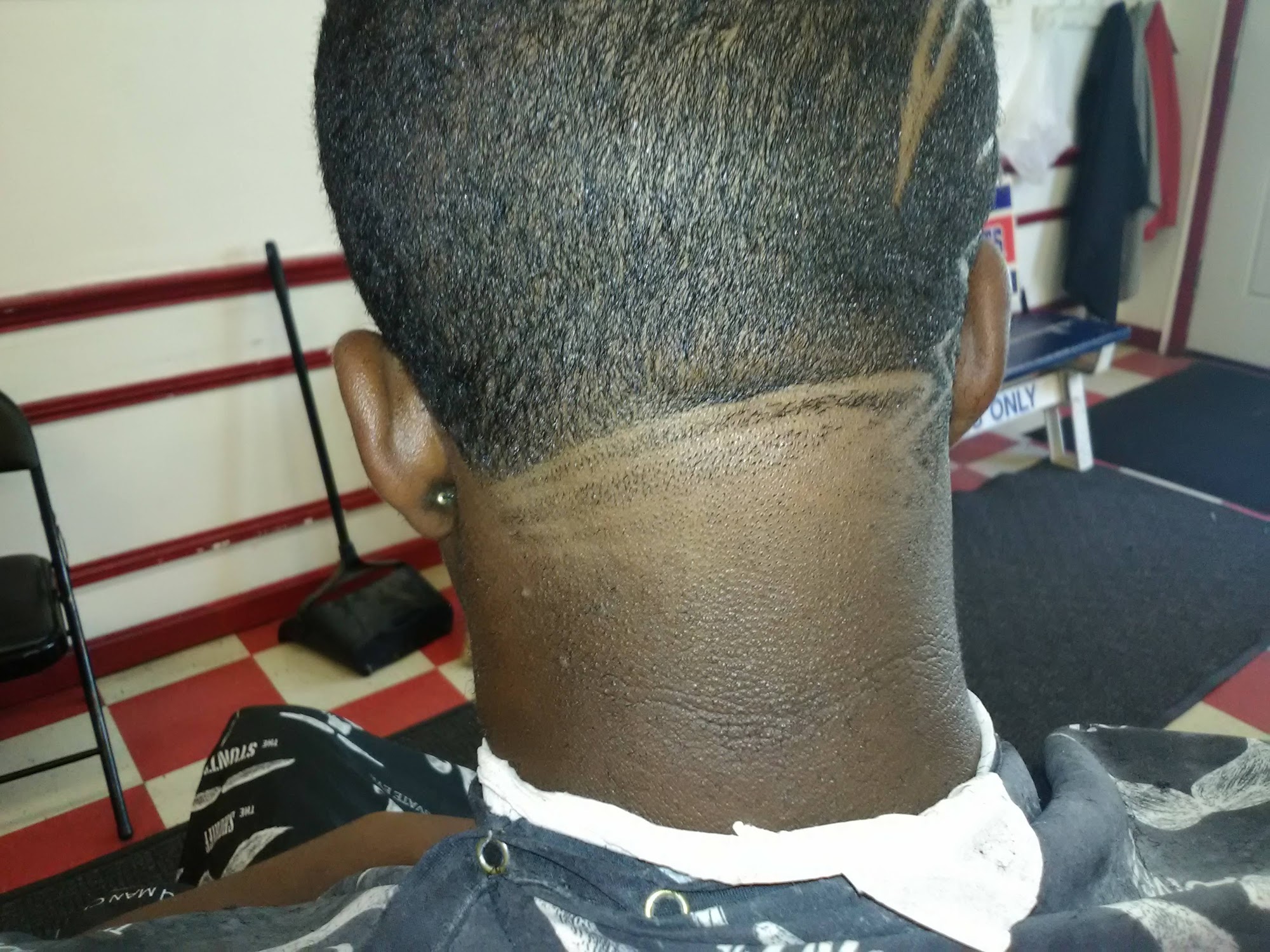 New Looks Barber Shop 415 Main St, Willimantic Connecticut 06226