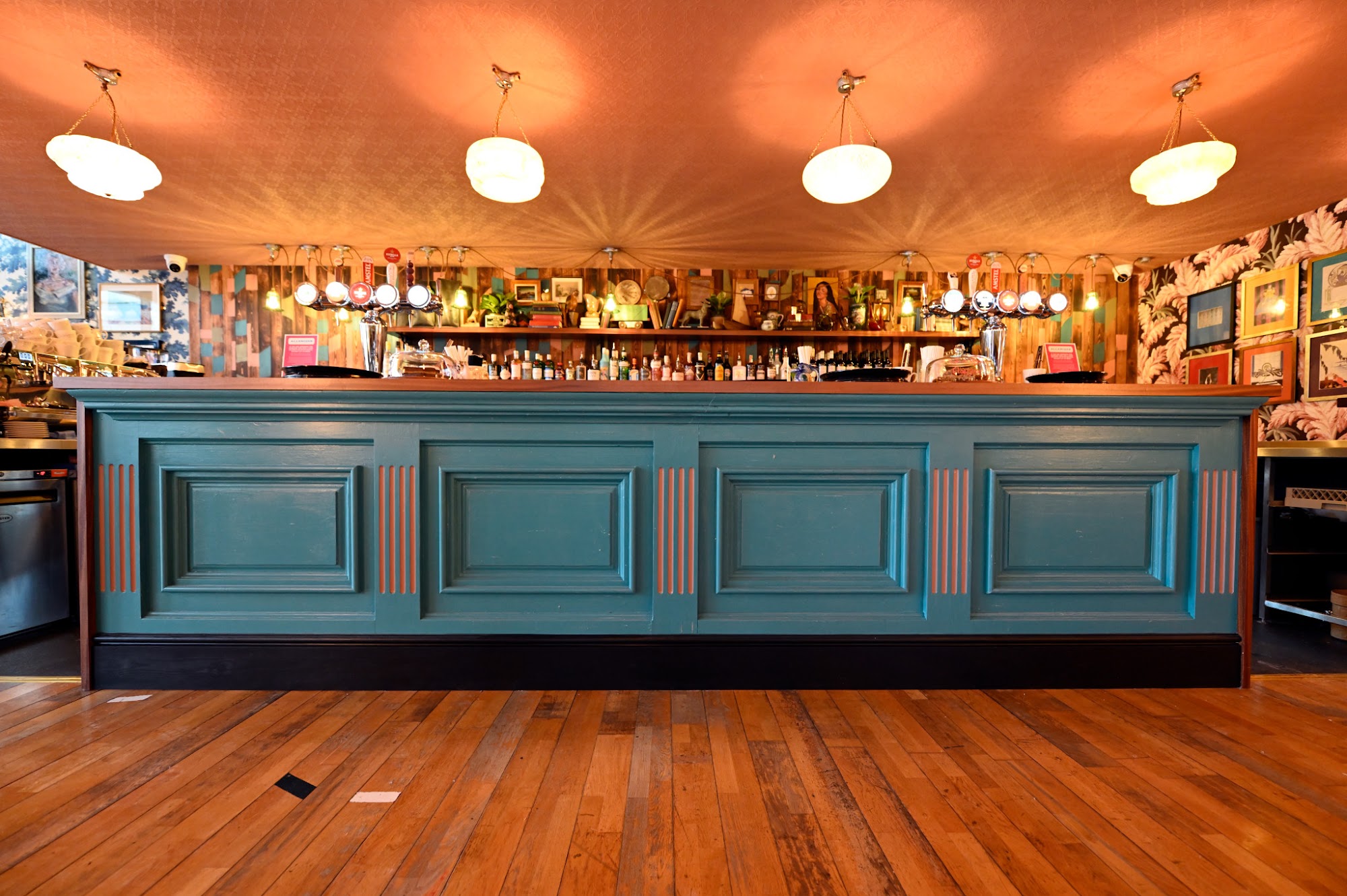 Orleto Lounge 2 East Square, Basildon
