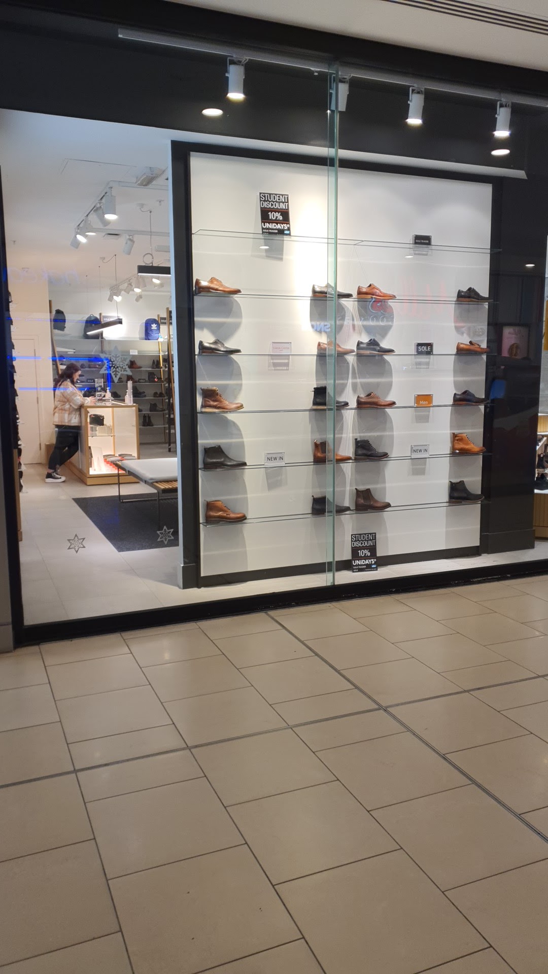 SOLETRADER Grays
