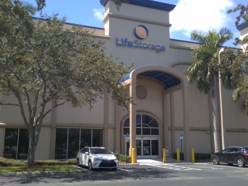 Life Storage - Fort Lauderdale