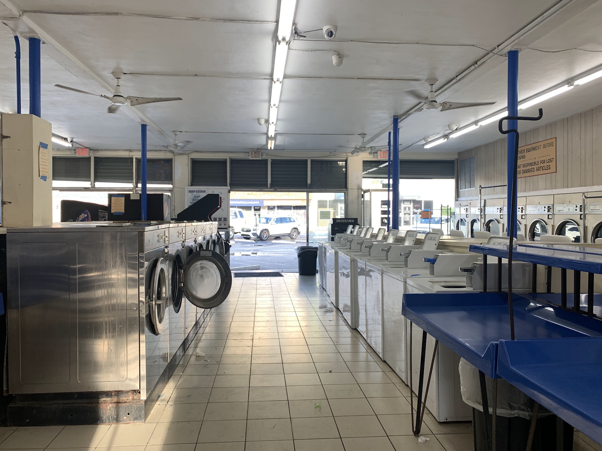 Southport Coin Laundry-Cleaner