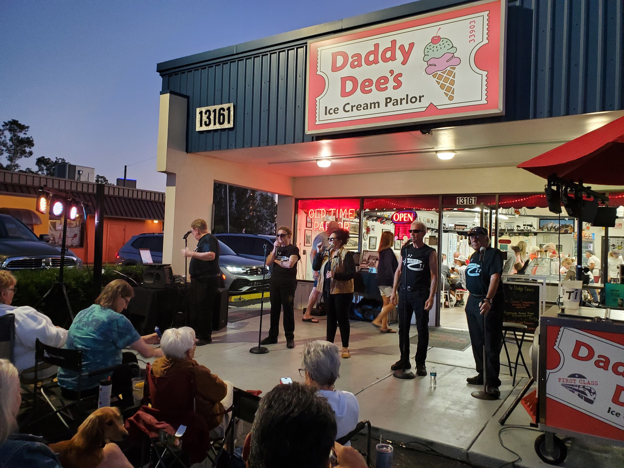 Daddy Dee's Ice Cream Parlor