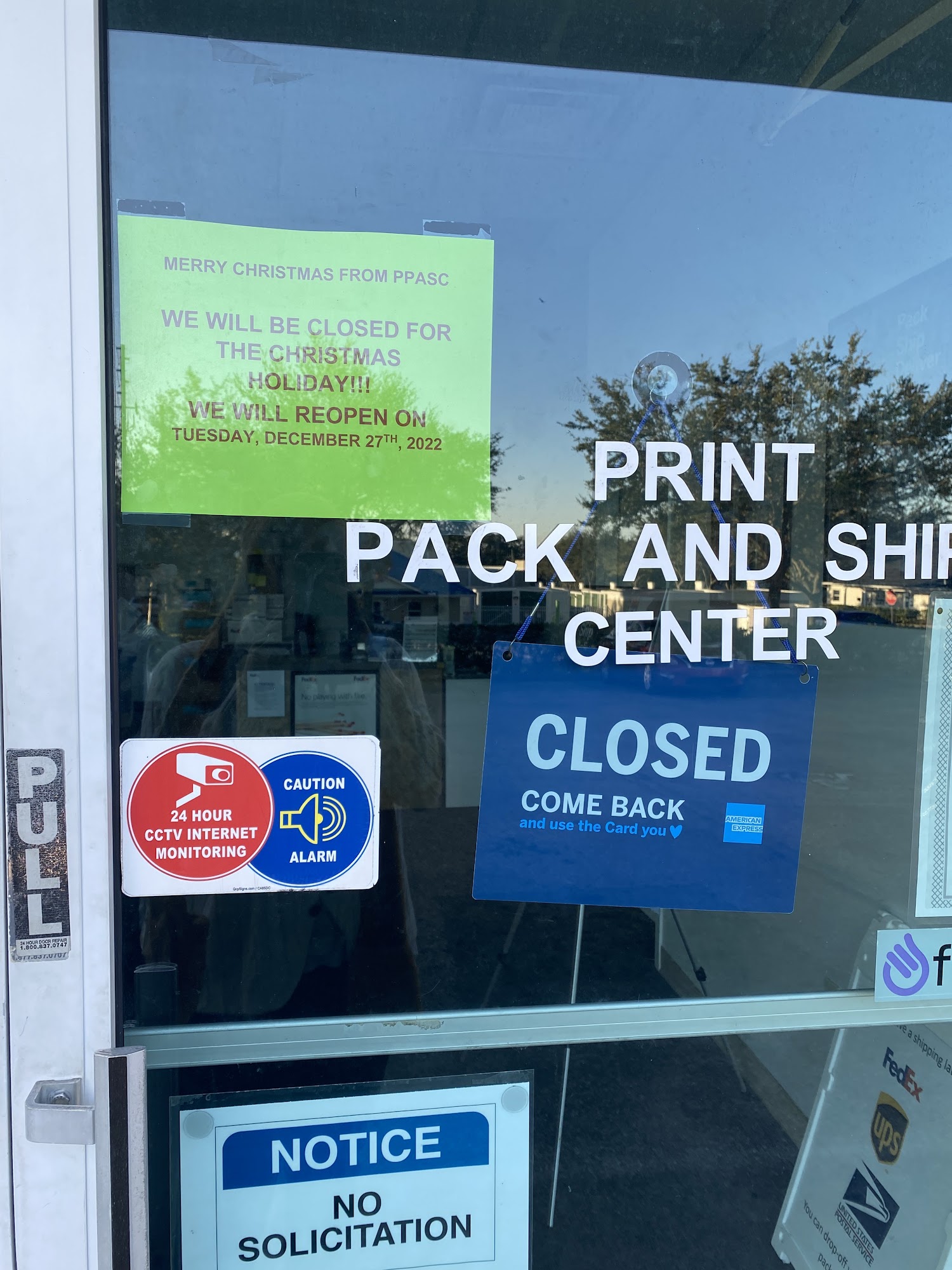 Rica's Print Pack and Ship Center