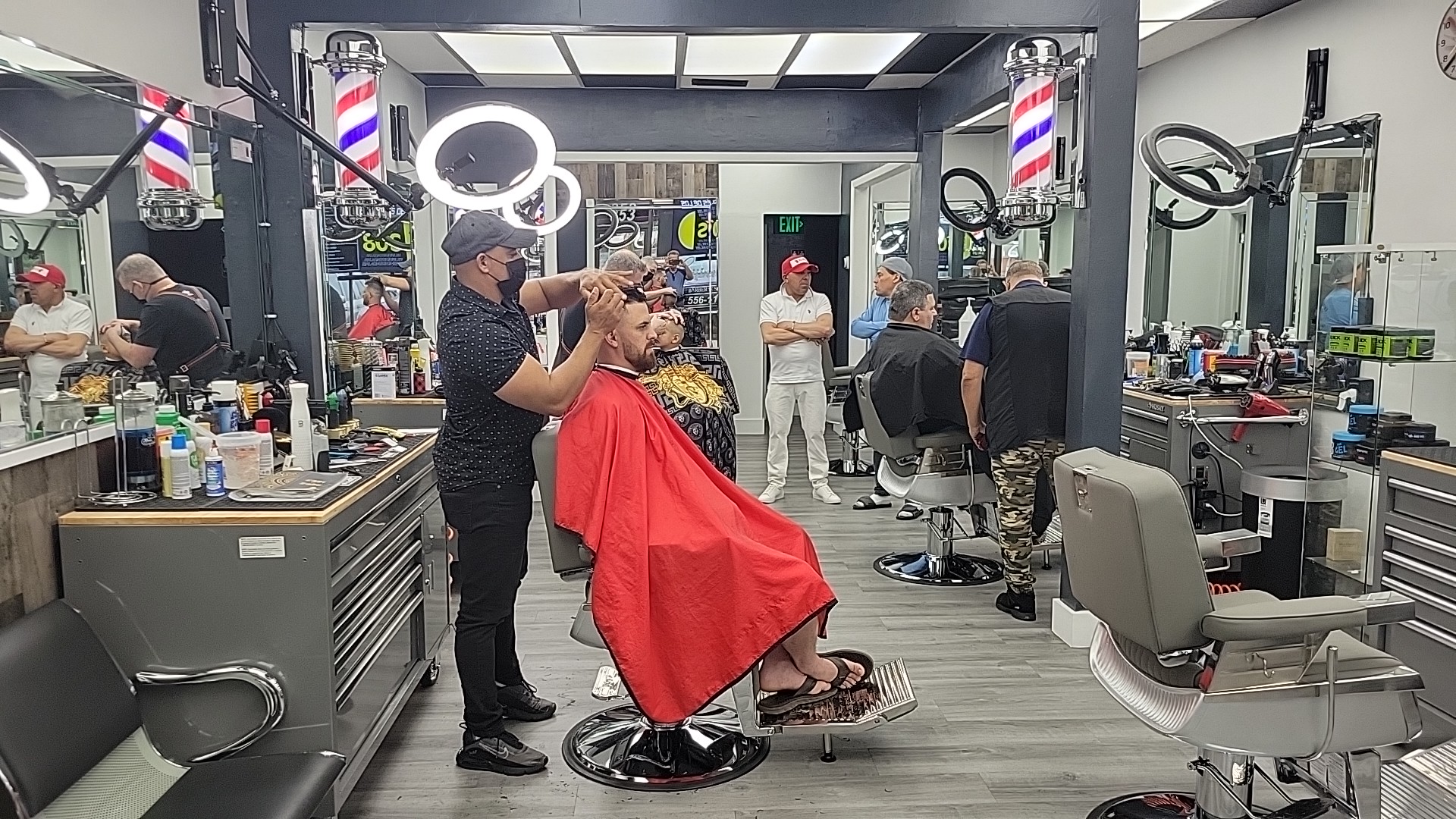 Guines Barber Shop Unisex