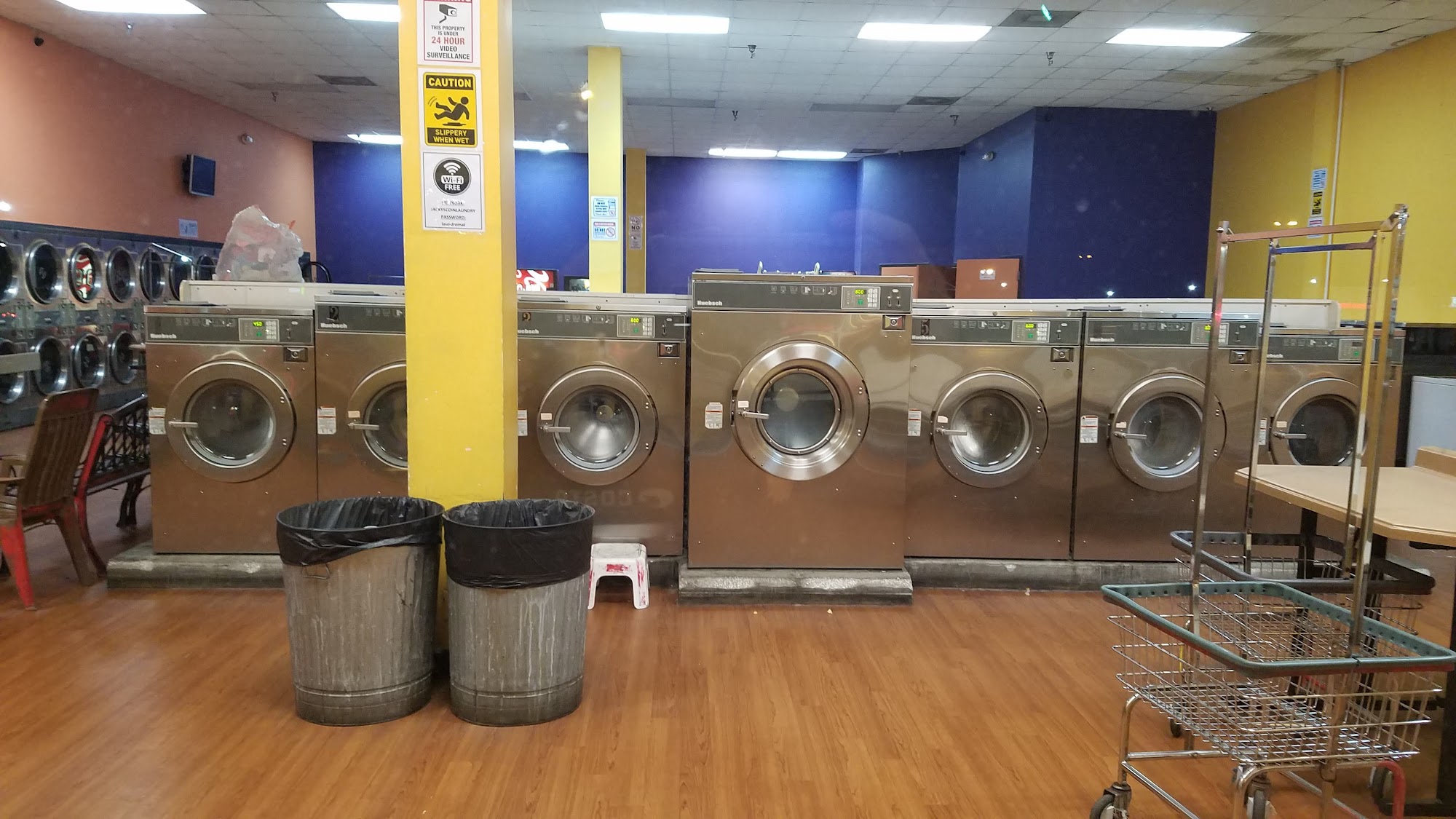 JACKY'S COIN LAUNDRY