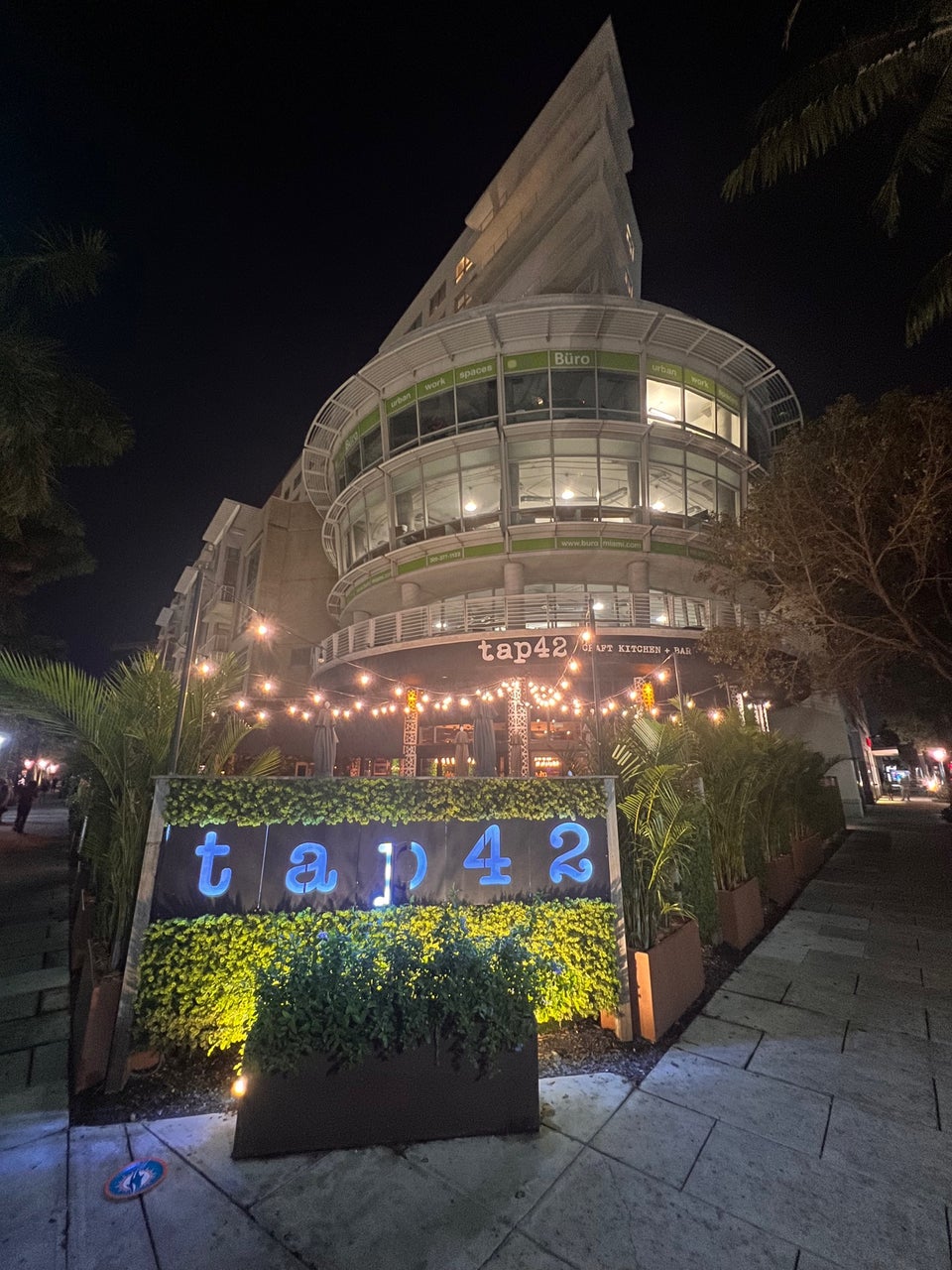 Tap 42 Craft Kitchen & Bar - Midtown Miami