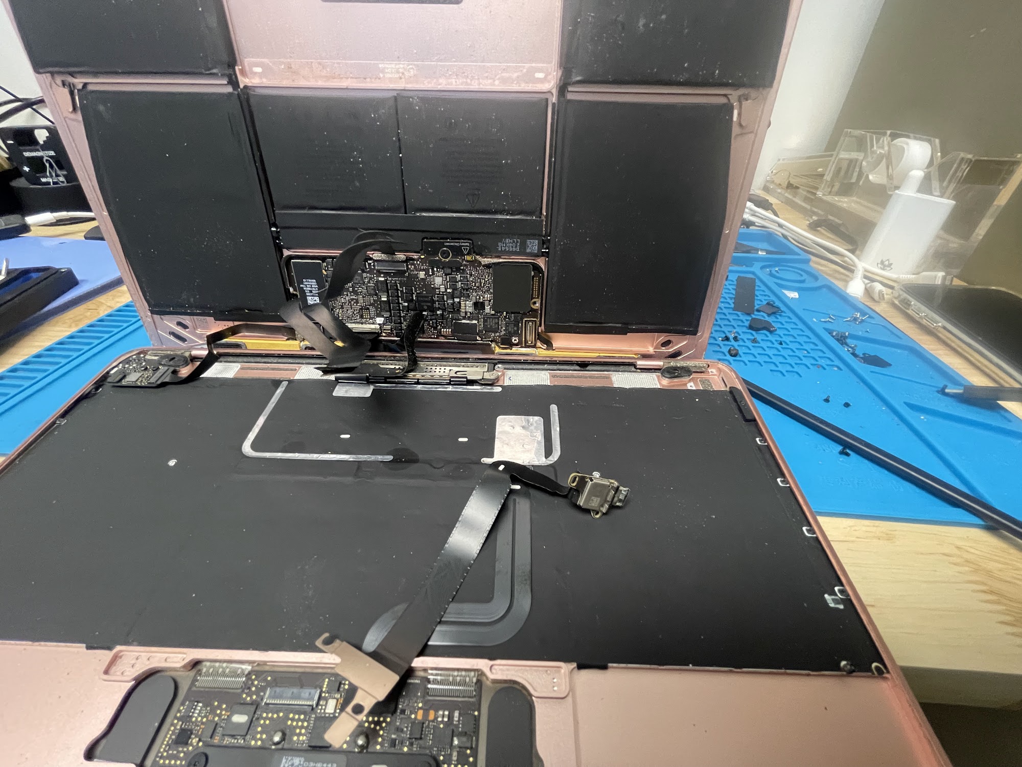 Apple iPhone Repair Specialists Biscayne - MacBook , iPad & iMac Repair
