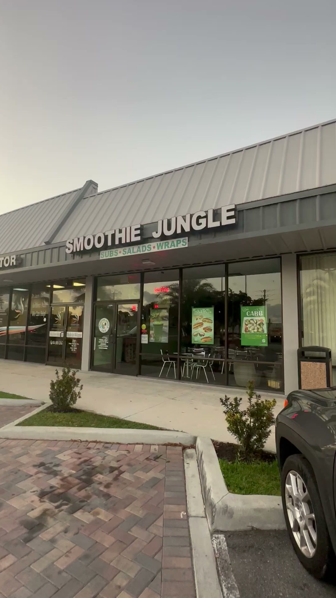 Smoothie Jungle Cafe