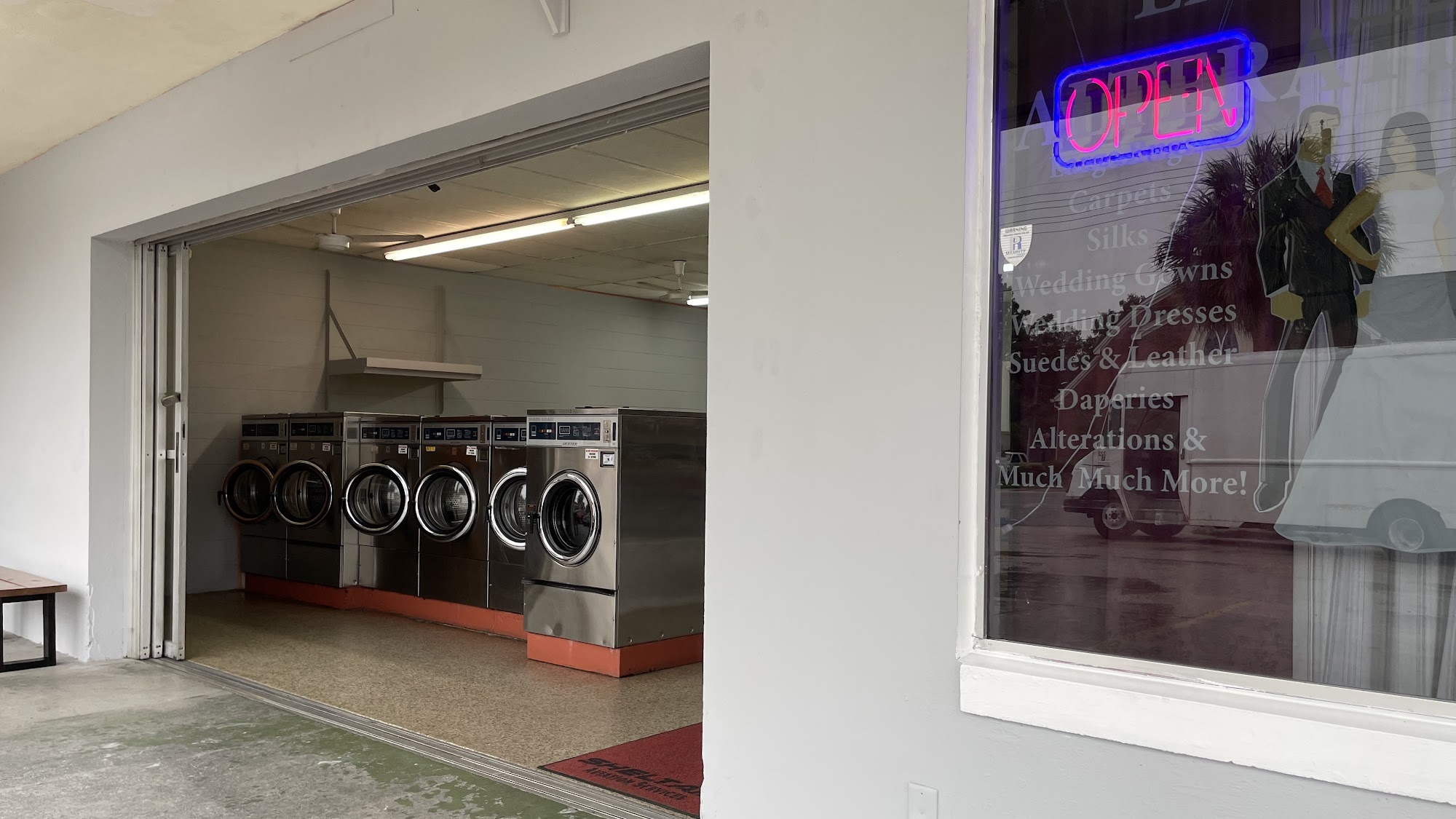 College Park Laundry and Dry Cleaners