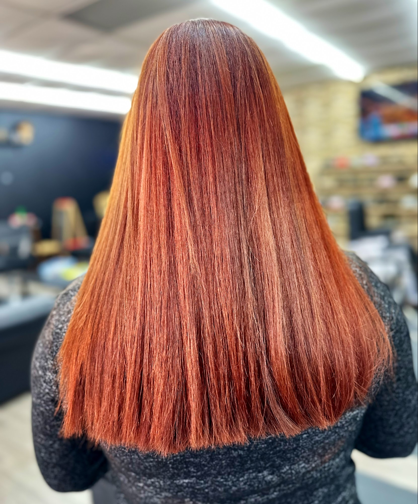 Alejandra Cuts & Colors / Barbería Latina