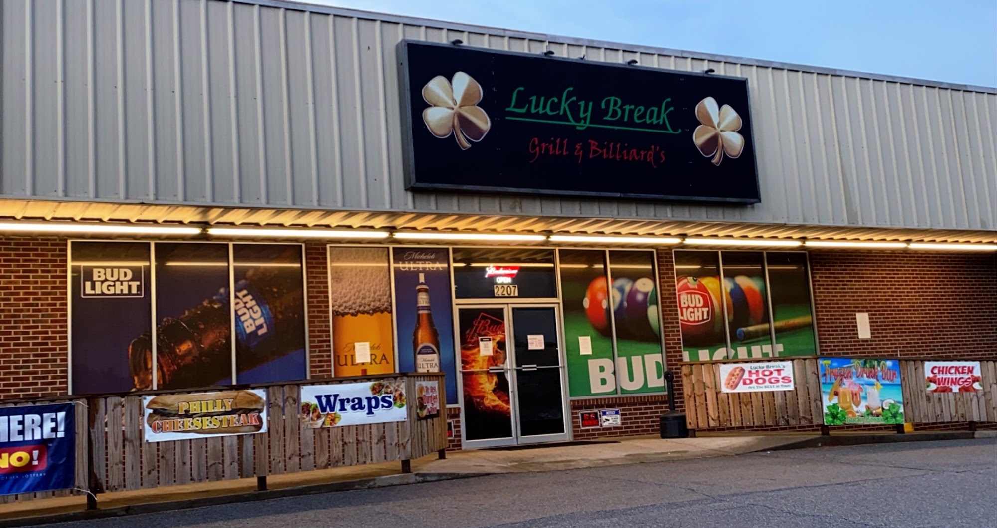 Lucky Break Grill & Billiards