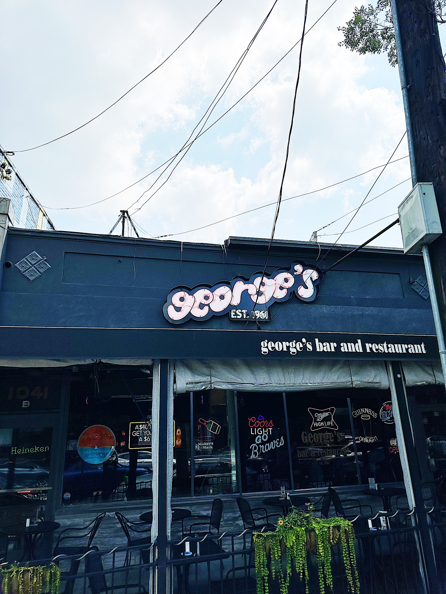 George's Bar & Restaurant