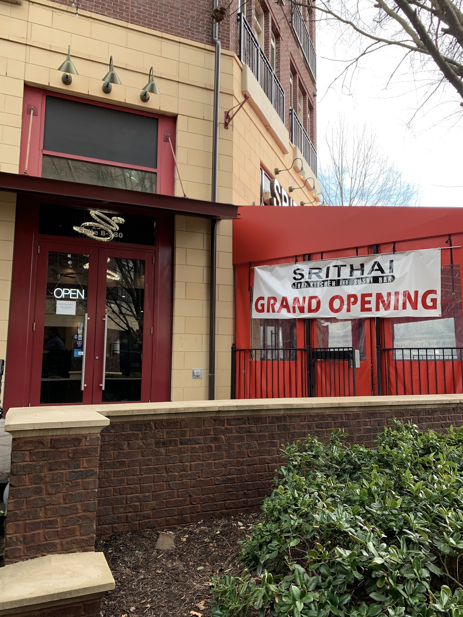 Srithai: Thai Kitchen & Sushi Bar (Emory)