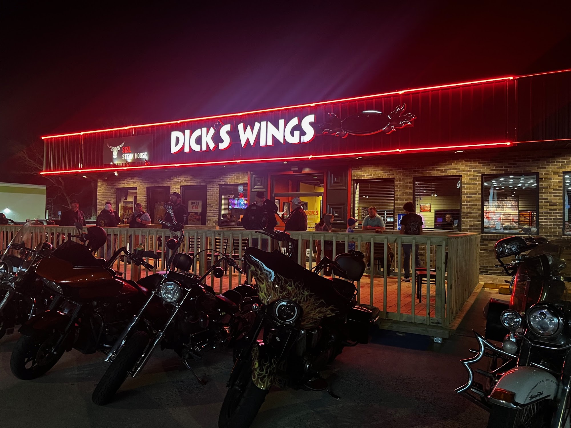 Dick's Wings & Grill Hazlehurst, GA