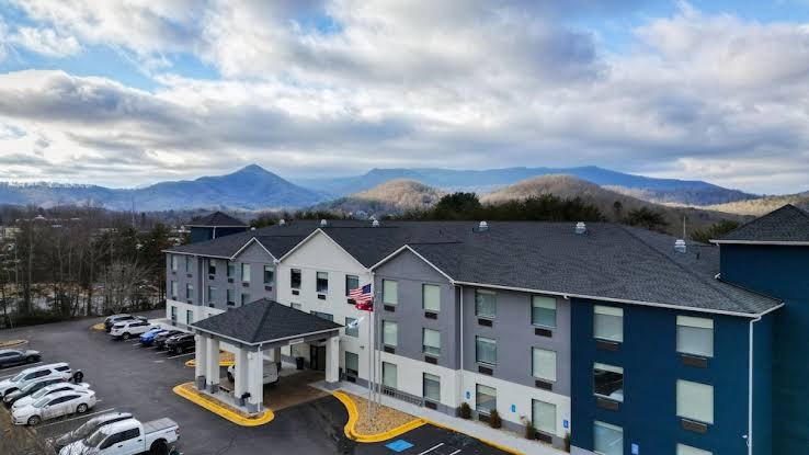 Holiday Inn Express & Suites Hiawassee, an IHG Hotel