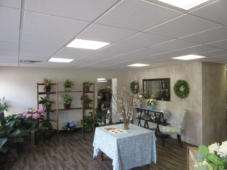 Ann-Other Flower Shop Square, 12440 N Main St, Trenton Georgia 30752