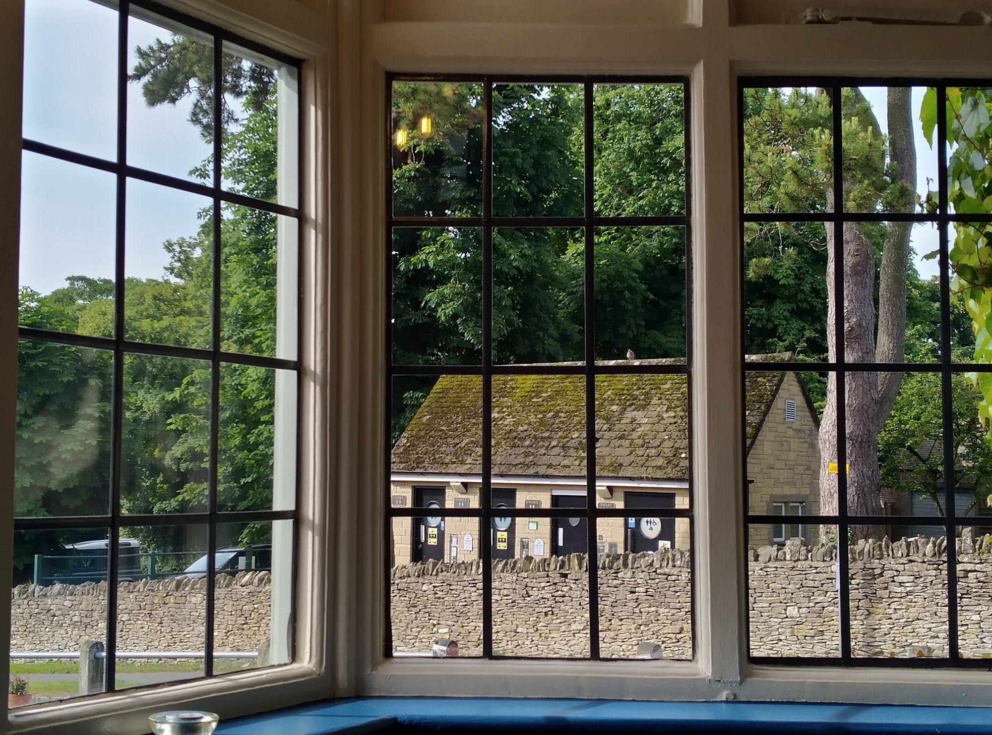 The Bell (Hotel) Park St, Stow on the Wold