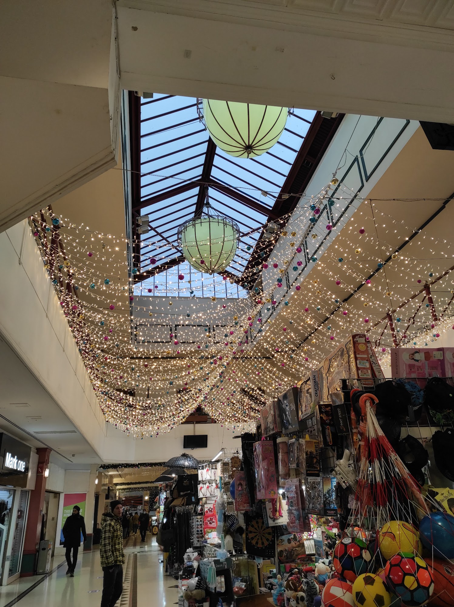 Vicarage Field Shopping Centre