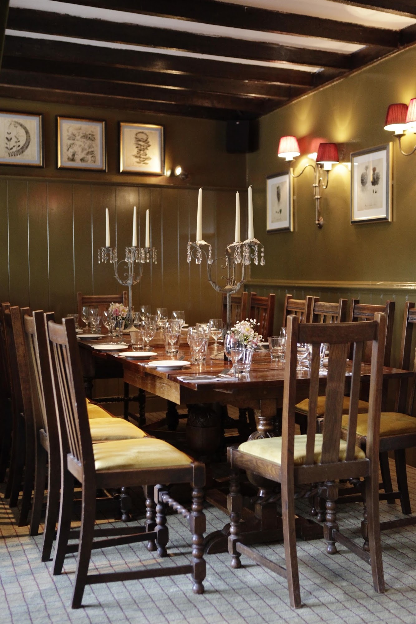 The Chequers Reading Rd, Hook