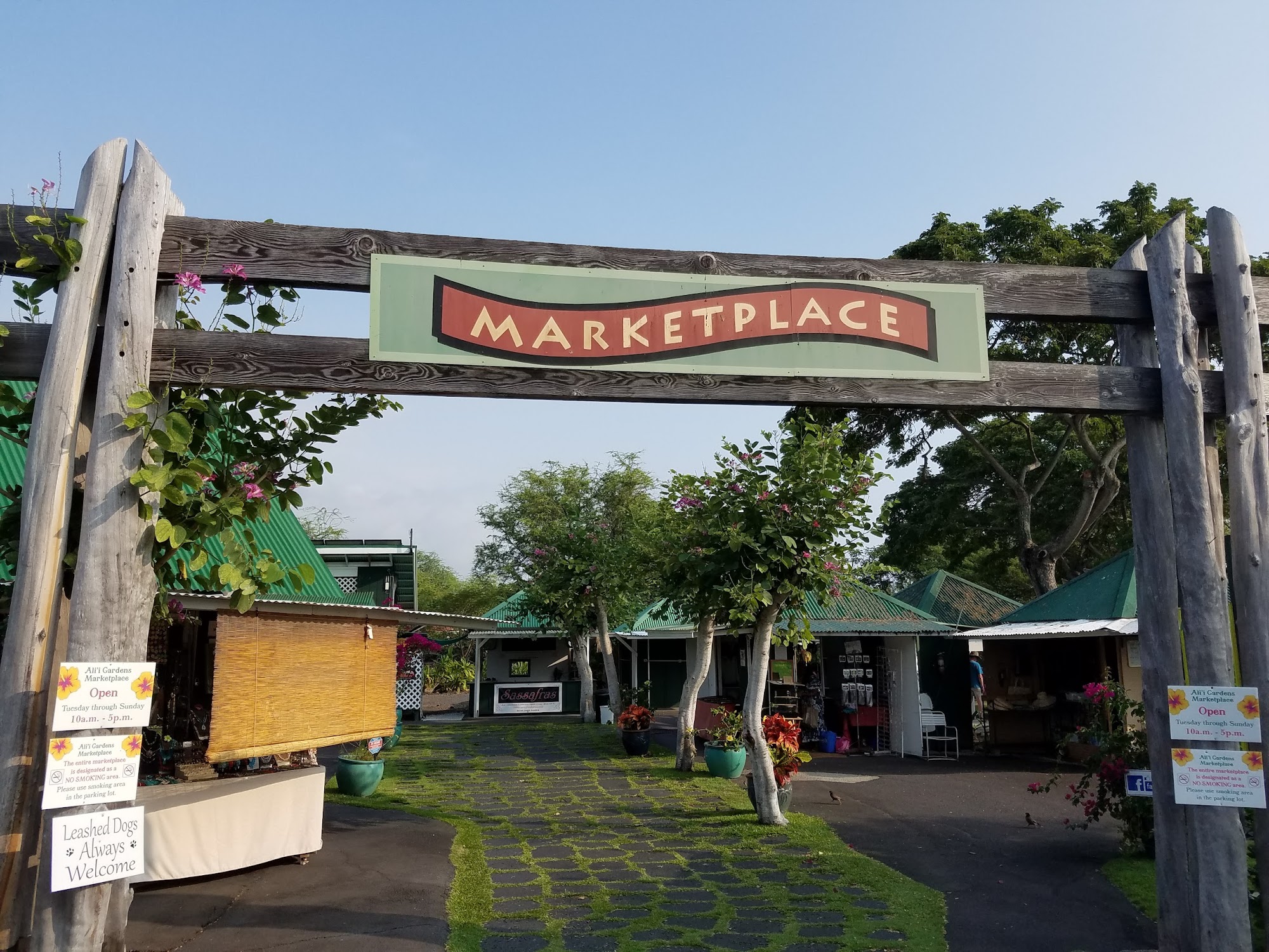 Ali'i Gardens Marketplace