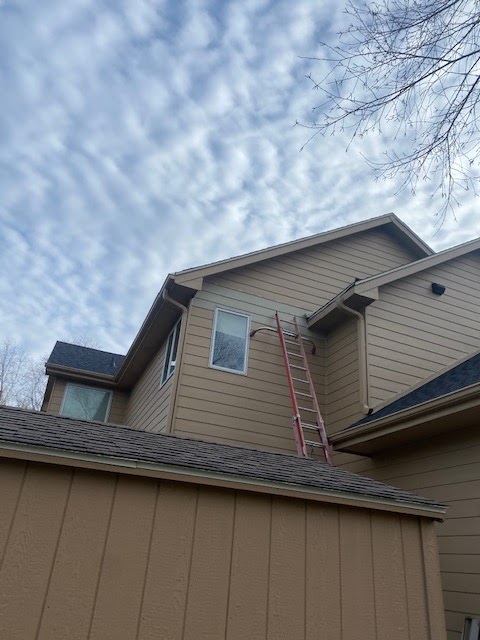 Action Roofing & Construction 2422 Green Hills Dr, Norwalk Iowa 50211