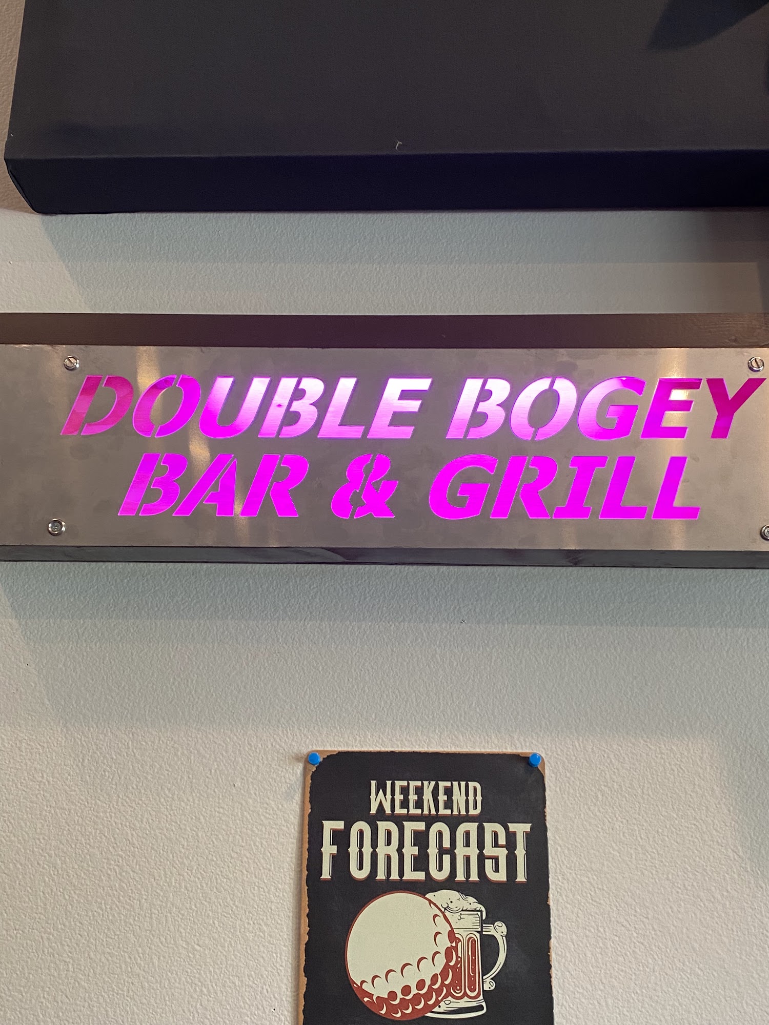 Double Bogey Bar & Grill