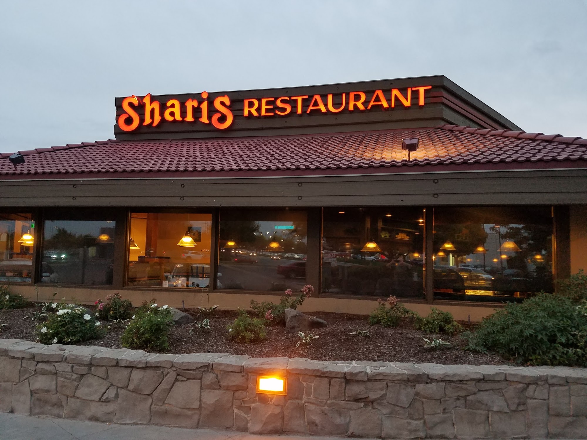 Shari's Cafe and Pies