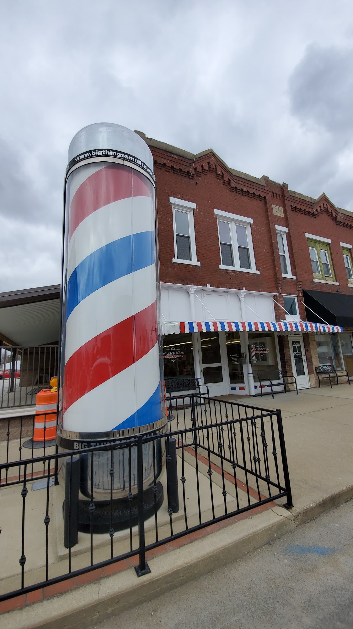 Tina's Barber Shop 12 W Main St, Casey Illinois 62420
