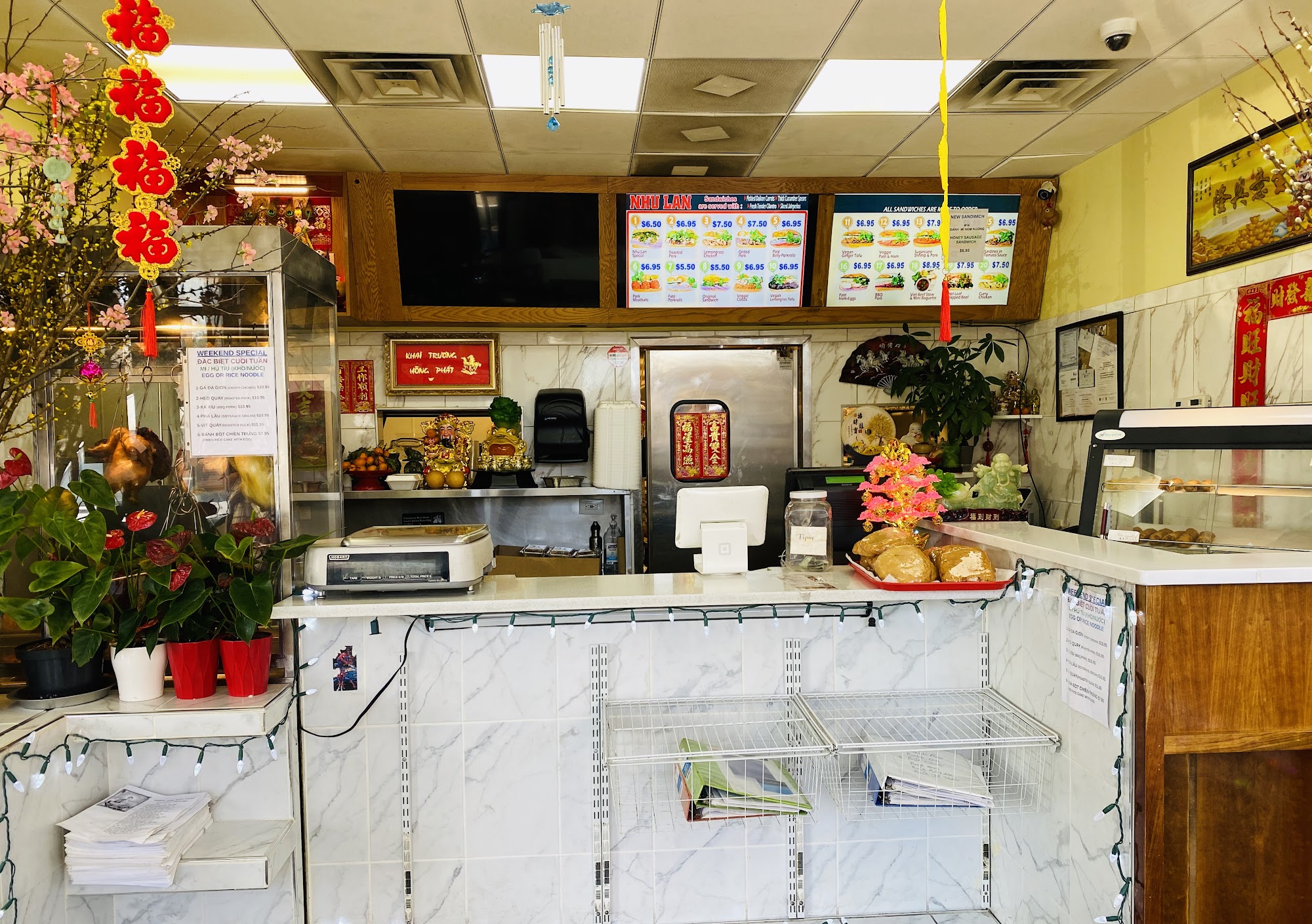 Nhu Lan Bakery & Sandwiches