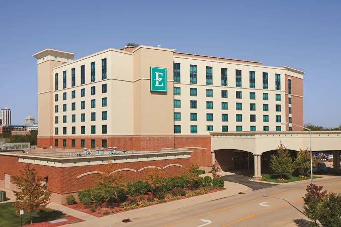 Embassy Suites by Hilton East Peoria Riverfront Hotel & Conference Center