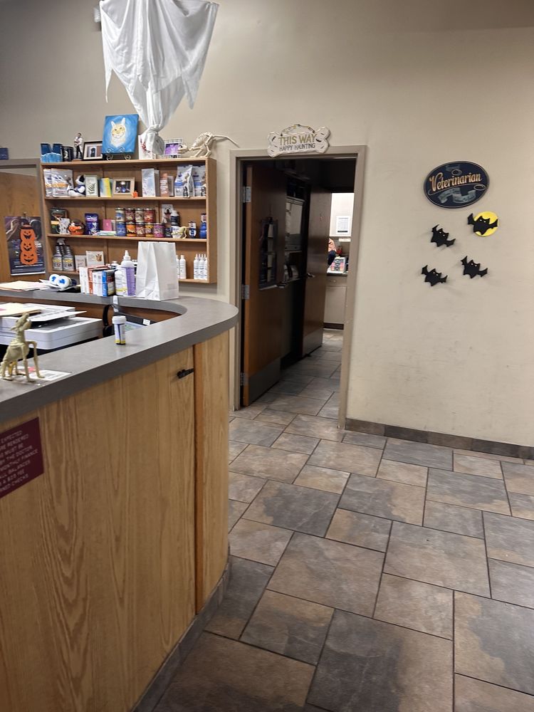 Frankfort Animal Care Center: Ritter Dale DVM Frankfort